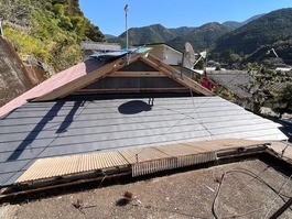 横葺き板金屋根