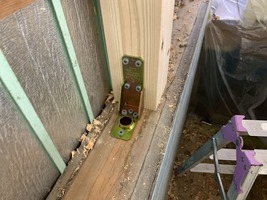 パイプコーナー金物