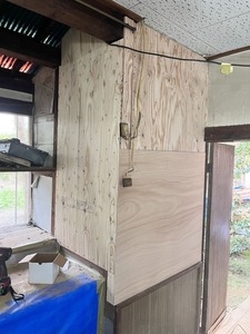 復旧クロス下地施工中