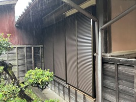 雨戸閉じた状態