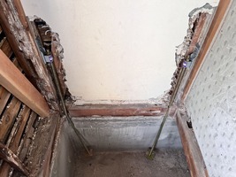ホールダウン金物