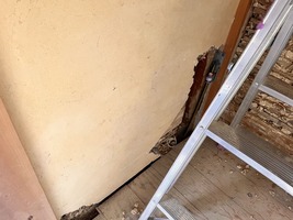 ホールダウン金物