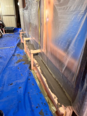 基礎補強生コン打設