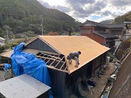 屋根下地