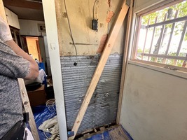 筋交い新設・金物補強