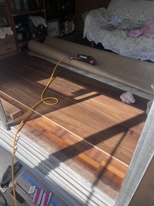 フロアー重ね貼り