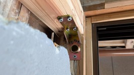 パイプコーナー金物