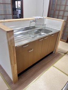 流し台据え付け