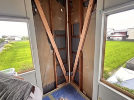 筋交い新設・金物補強