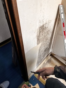 既存クロス剥ぎ作業