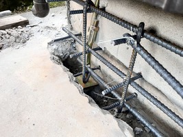 ホールダウン金物