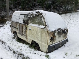 廃車も真っ白