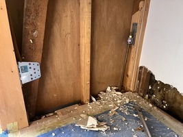 ホールダウン金物