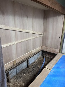 基礎補強待ち