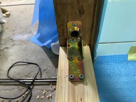パイプコーナー金物