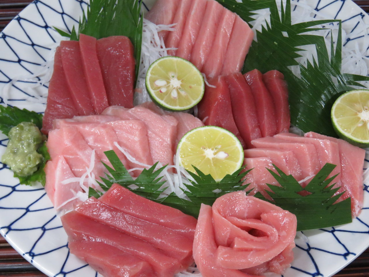 香南・安芸に大型マグロ接岸 : 土佐料理 旬の鰹がゆく!