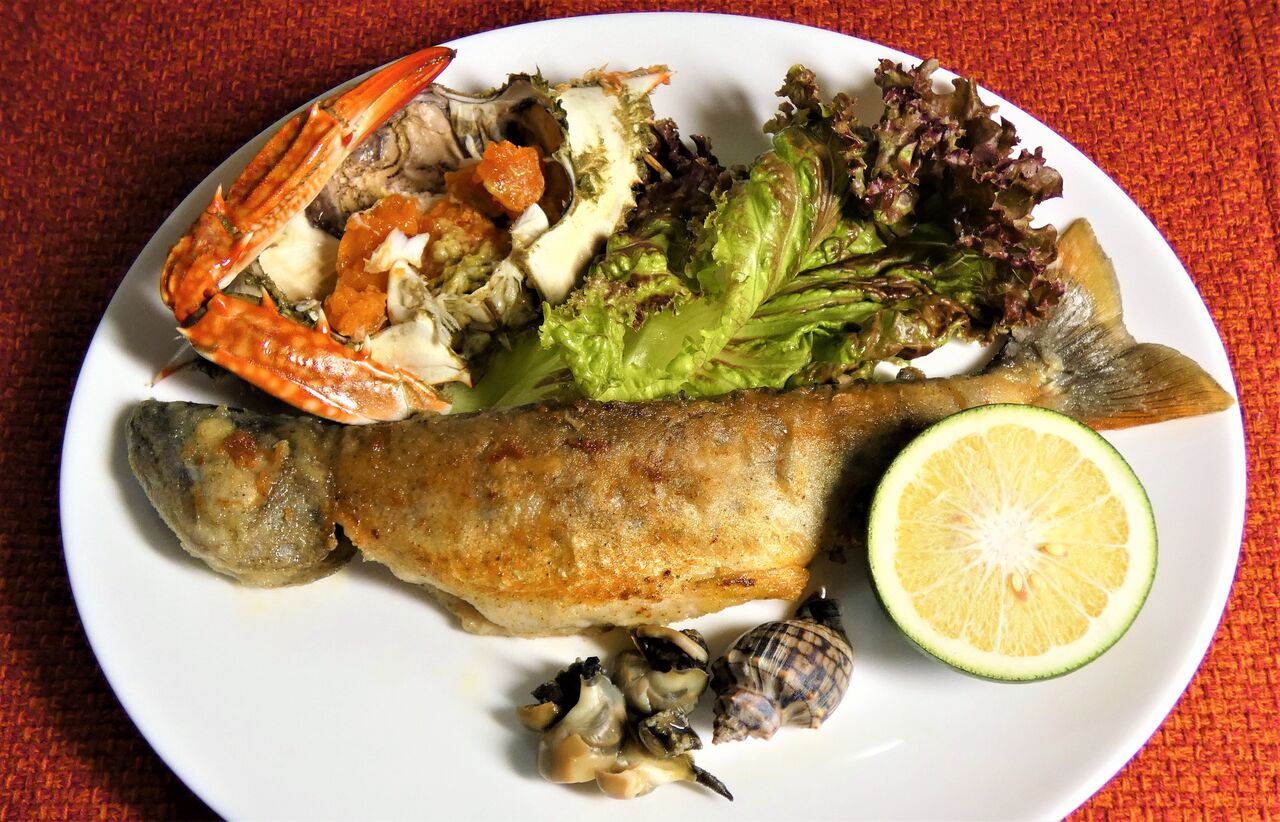 源流域で釣ったアマゴの家庭料理 土佐料理 旬の鰹がゆく