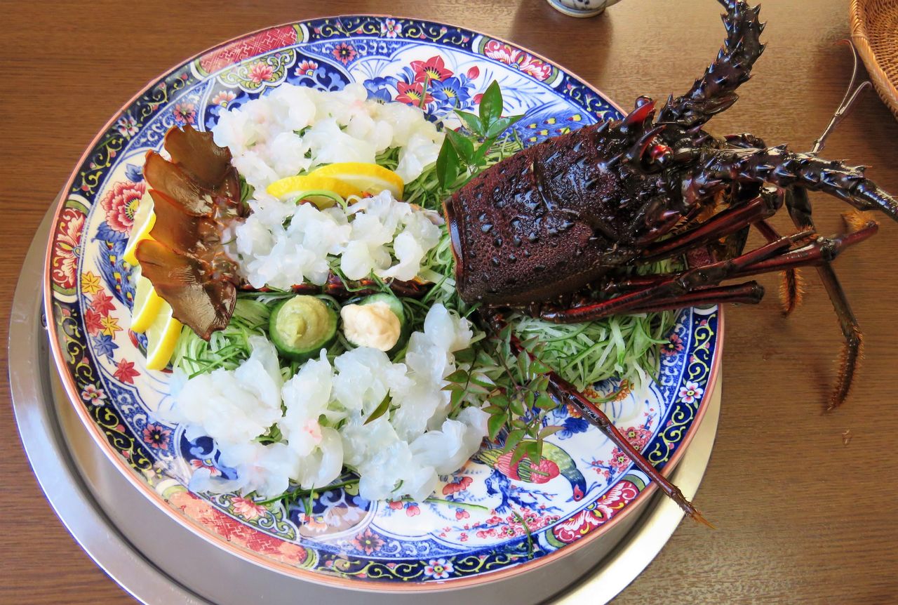 家族で味わう伊勢海老料理 いせえび料理 中平 さんへ行く 土佐料理 旬の鰹がゆく