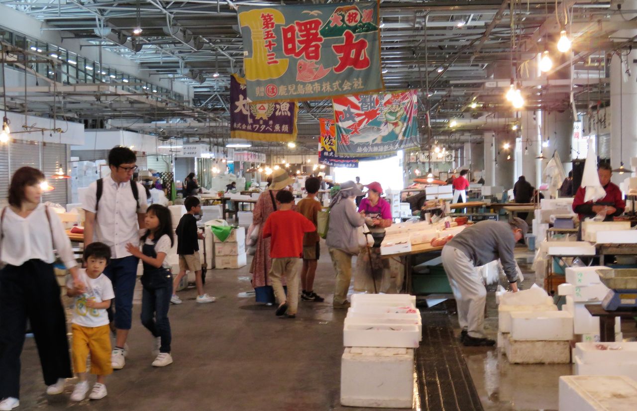 公設市場の 市場開放デイ 土佐料理 旬の鰹がゆく 公設市場の 市場開放デイ 土佐料理 旬の鰹がゆく