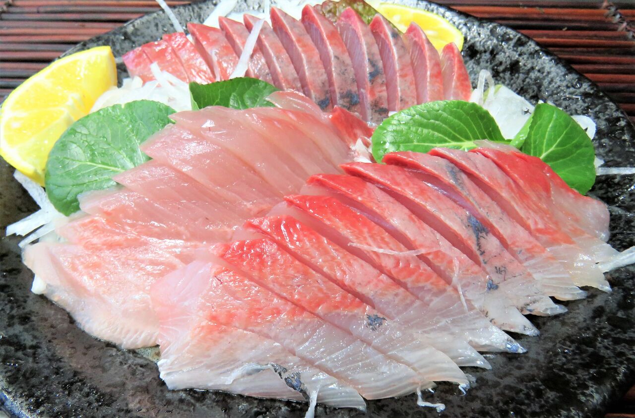 旬に大化けする魚 ツムブリ 土佐料理 旬の鰹がゆく