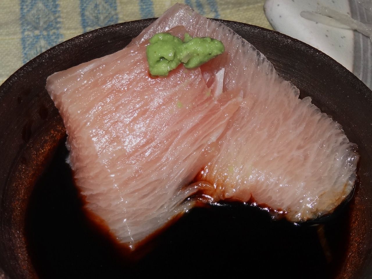 マグロの刺身盛り合わせ 土佐料理 旬の鰹がゆく