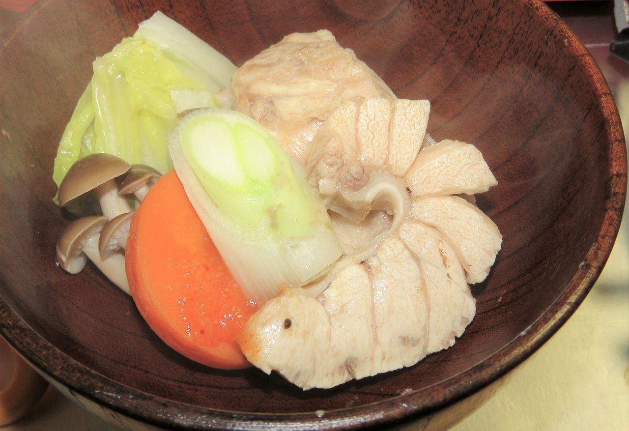 旬のマカジキを鍋でいただく 土佐料理 旬の鰹がゆく