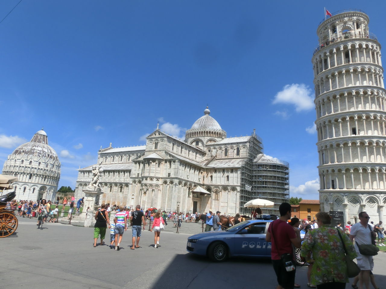 ピサの斜塔とポーズして写真を撮る時のコツ イタリア トスカーナ専門コーディネイターのトスカーナ田舎暮らし ピサの斜塔とポーズして写真を撮る時のコツ イタリア トスカーナ専門コーディネイターのトスカーナ田舎暮らし