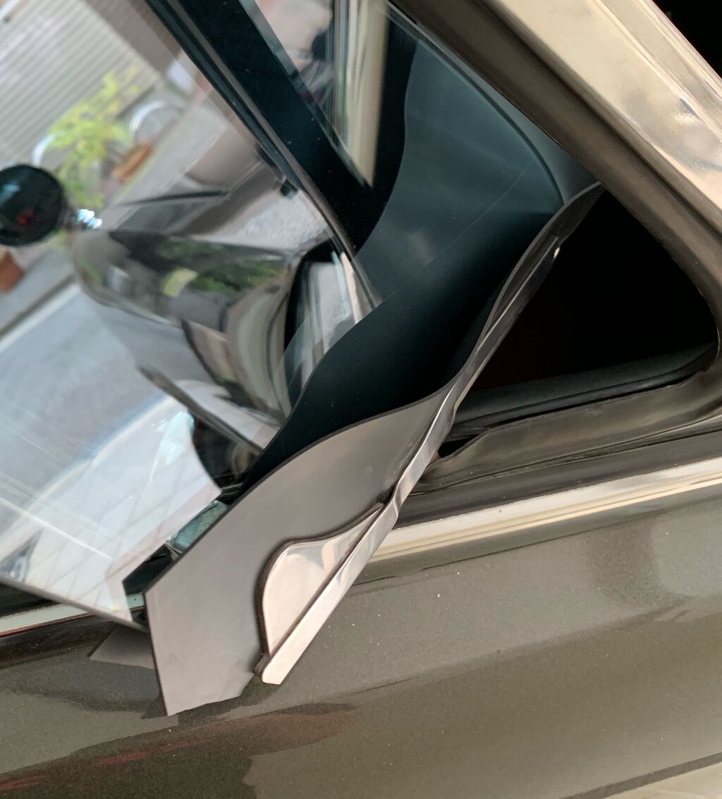 三角窓のストリップ ミニとキャブとワタクシ