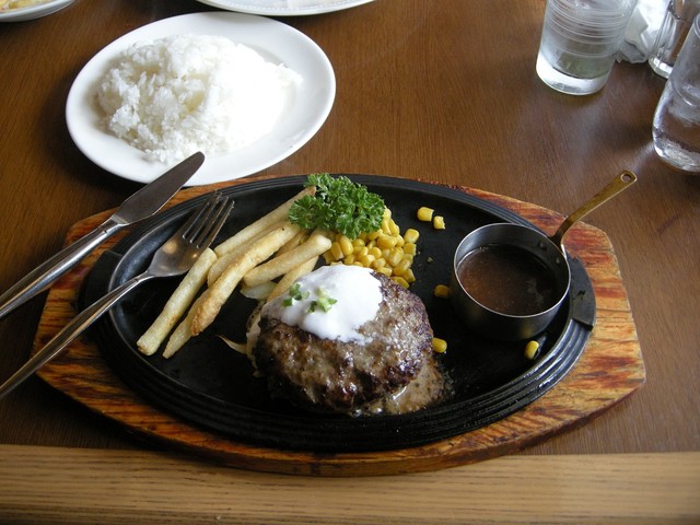 ロイヤルホスト 黒 黒ハンバーグ食事16 龍作の写真集