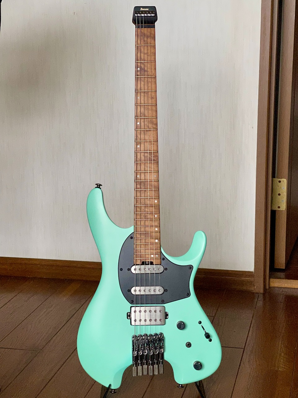 Ibanez Q54 ヘッドレスギター Headless guitar - Q(Quest) Series | NEWS | Ibanez guitars