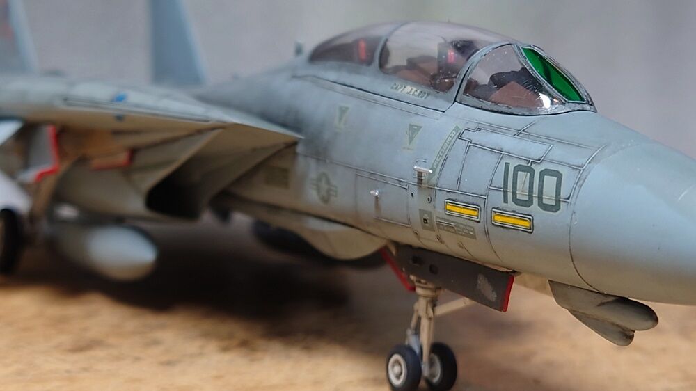 プラモデル】ハセガワ 1/72 F-14A (VF-74 ビー・デビルズ) 完成 プラモデル】ハセガワ 1/72 F-14A (VF-74 ビー・デビルズ) 完成