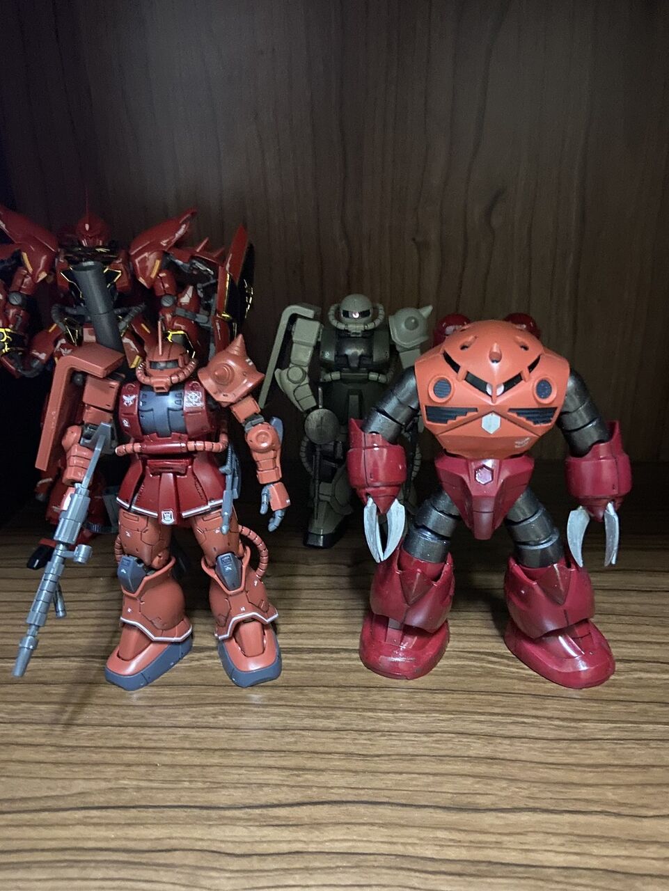 ガンプラ 量産ザクにツノ付けたい人のお手伝い 鶴岡畳産業ブログ 最強猫 バーニーと遊ぼ