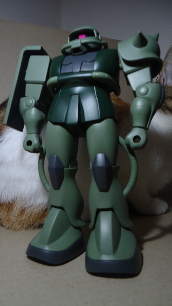 ガンプラ 旧キット 1 100 量産型ザク 完成 鶴岡畳産業ブログ 最強猫 バーニーと遊ぼ ガンプラ 旧キット 1 100 量産型ザク 完成 鶴岡畳産業ブログ 最強猫 バーニーと遊ぼ