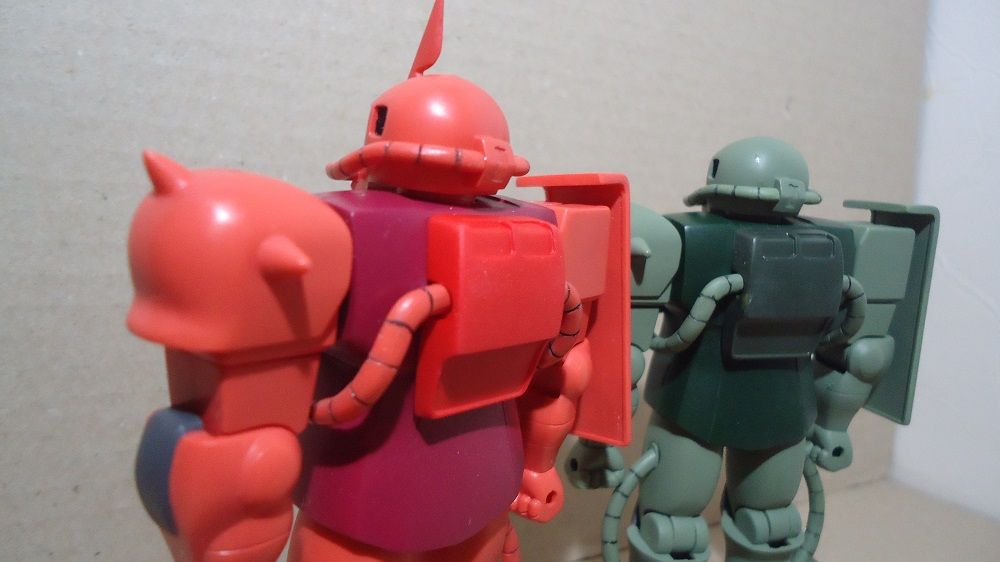 ガンプラ】旧キット・1/144 MS-06S/06シャア専用と量産型ザク・完成