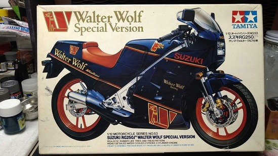 プラモデル】タミヤ・1/12 RG250Γ ウォルターウルフ その1 : 鶴岡畳