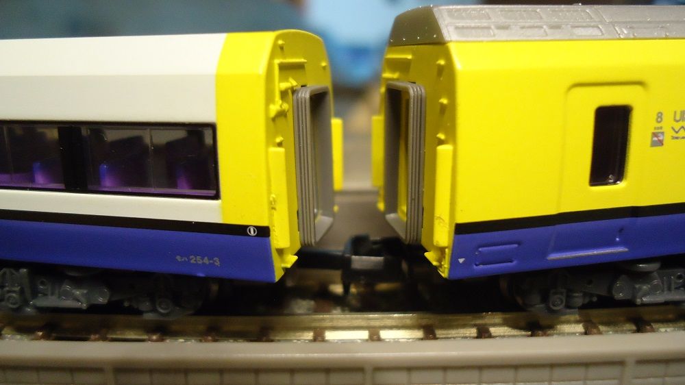鉄道模型】マイクロエース・255系(カプラー交換編) : 鶴岡畳産業 鉄道模型】マイクロエース・255系(カプラー交換編) : 鶴岡畳産業