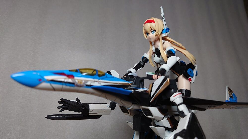 プラモデル】アオシマ マクロスΔ V.F.G. VF-31J ジークフリード