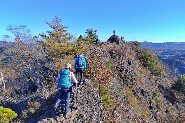 LINE_ALBUM_紅葉の生瀬富士・月居山_241125_2