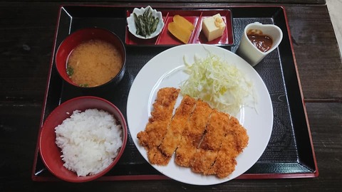 遊ビックチキンカツ定食