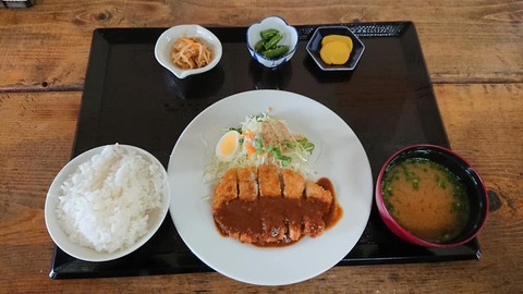 遊心トンカツ定食