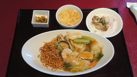 鼎ディン餡掛け焼きそば