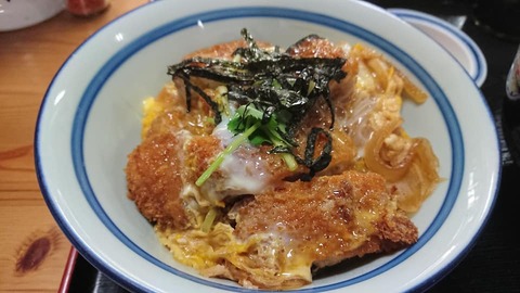 宇佐屋中央町カツ丼寄り