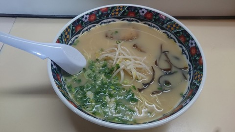 八番亭ラーメン