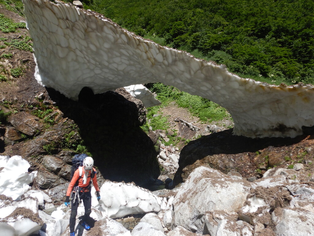 朝日連峰・朝日俣沢～岩井又川畑沢下降～ガッコ沢① : 【山やへの扉】