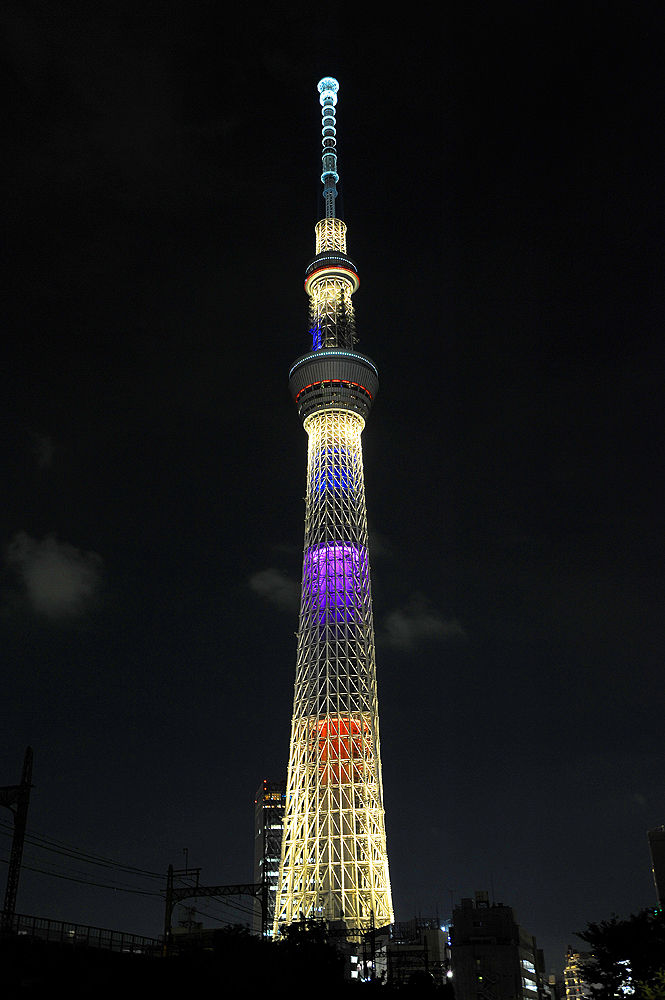 東京スカイツリー レインボーカラーのライティングアップ 夜景 東京スカイツリー レインボーカラーのライティングアップ 夜景