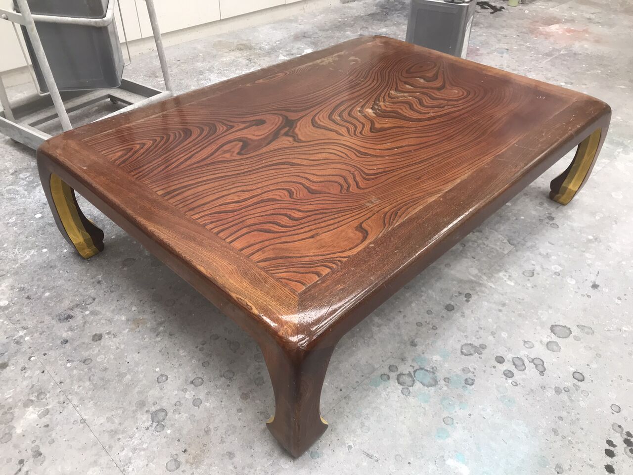 ほっこり空間作り、欅座卓の塗り直しで心地よさアップ！ : ニシザキ