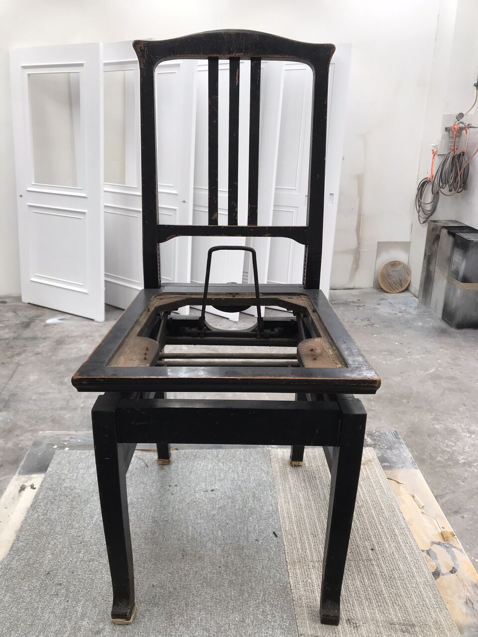 思い出のピアノ椅子の塗り直し Part3 : ニシザキ工芸(株)塗装部 工房日誌 2