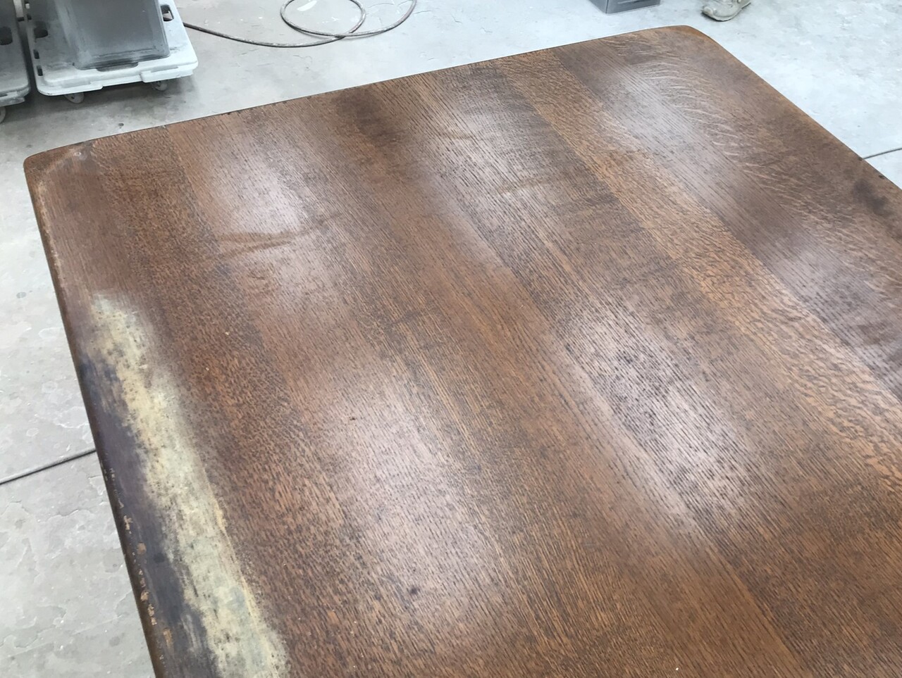 塗装メンテナンスでここまで美しく！テーブル天板の事例集 : ニシザキ