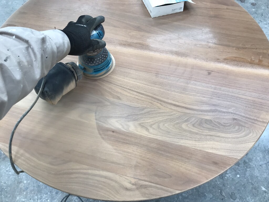 塗装メンテナンスでここまで美しく！テーブル天板の事例集 : ニシザキ