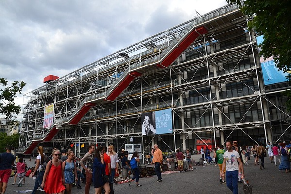 Walk_around_Beaubourg_(35573464715)